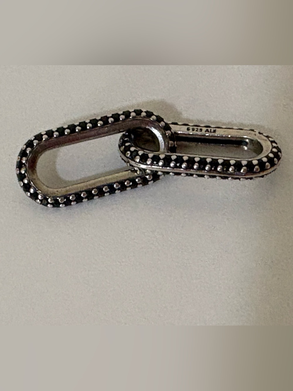 Pandora ME Styling
Pavé Double Link black pave - Picture 4 of 6
